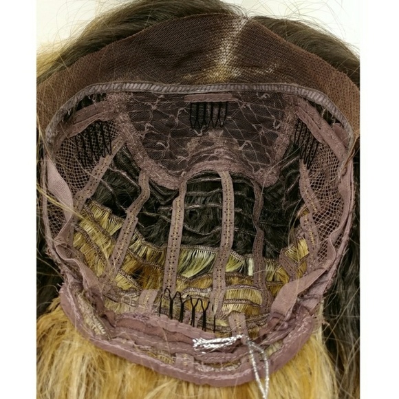 Golden blonde wavy lace front heat resistant wig - Picture 5 of 5